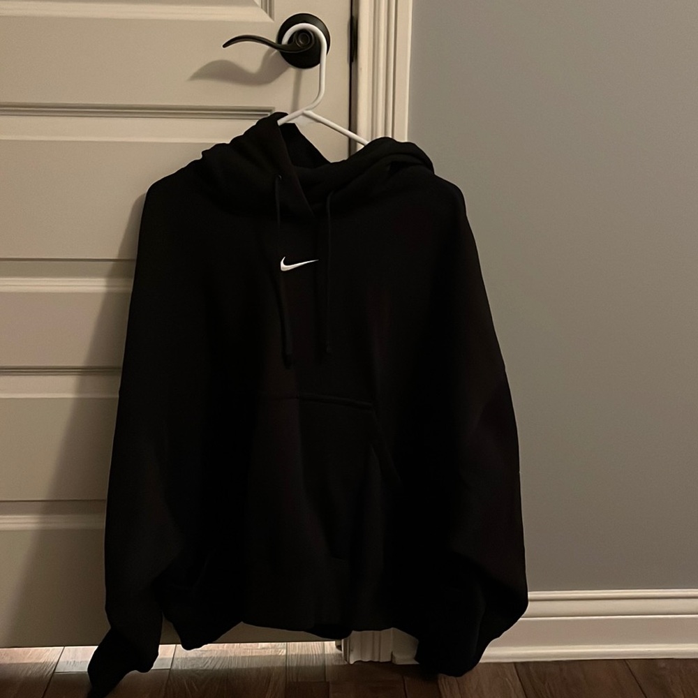 Woman’s Nike Oversized Sweatshirt!